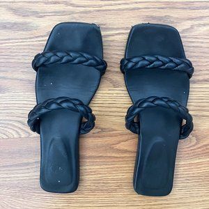 LOQ braided sandals